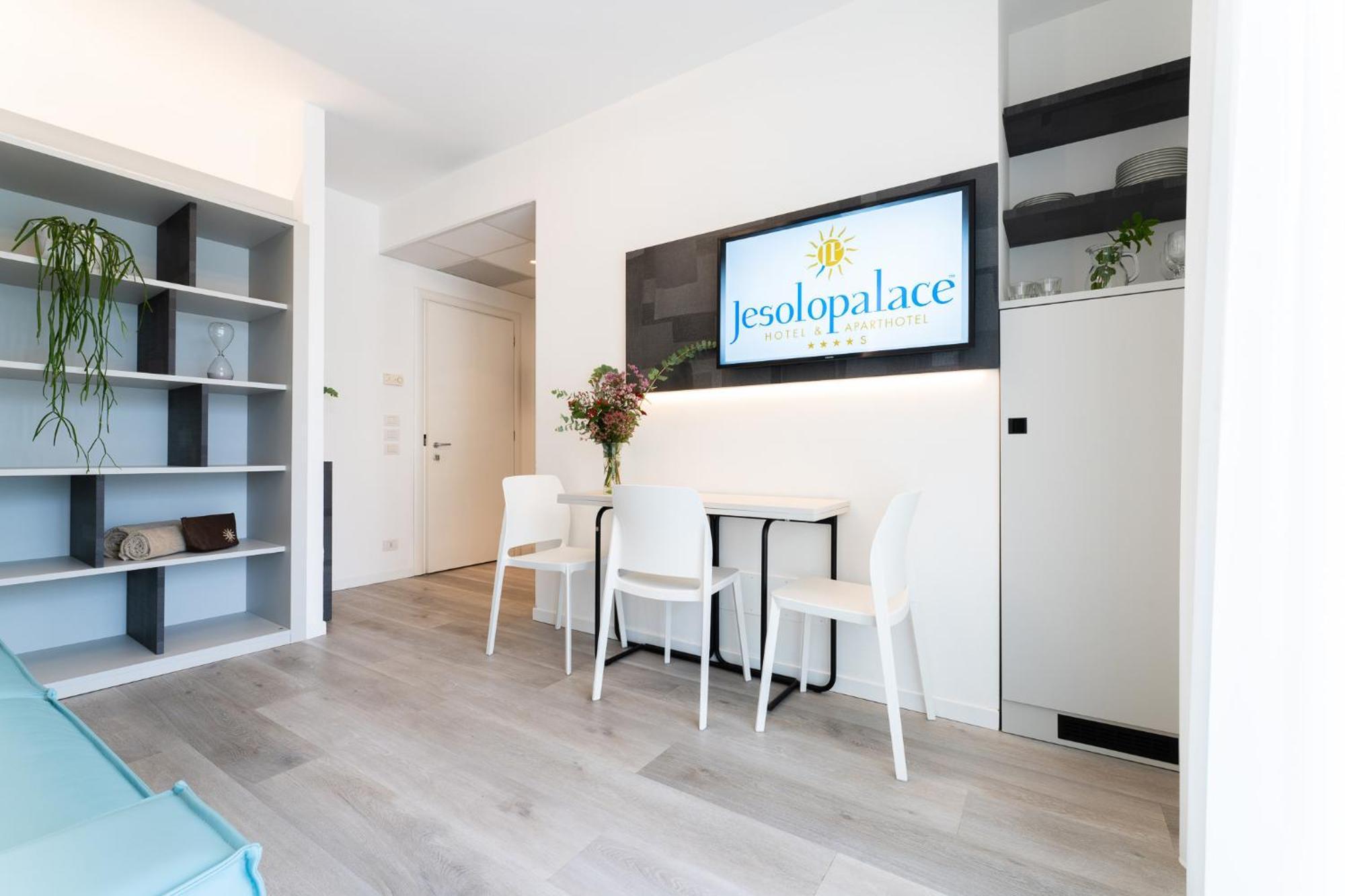 Hotel Jesolopalace & 4*